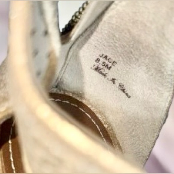 NWOT, Donald/Pliner perforated metallic leather wedge, sz 8.5 - Picture 7 of 7